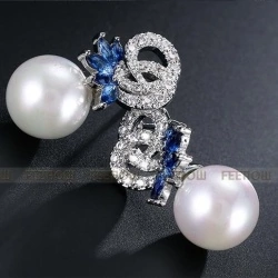 Серьги гвоздики с жемчугом Мерли