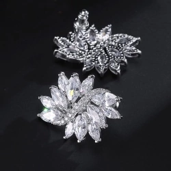 Золоті сережки з фіанітами.