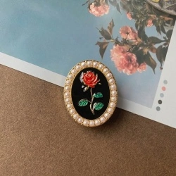Брошь овальная Роза