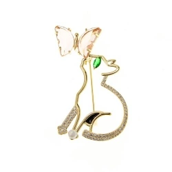 Брошь кошка с бабочкой