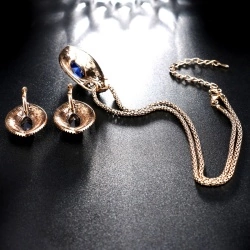 Набір прикрас Айбіге: кулон, сережки