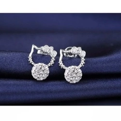 Серьги гвоздики Hello Kitty с кристаллами сваровски