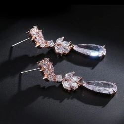 Серьги Адриана с кристаллами циркона