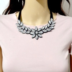 Колье Кристальное с атласной лентой