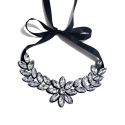Колье Кристальное с атласной лентой