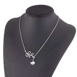 Кулон Птичка и ветвь серебристого цвета