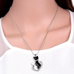 Кулон Чёрный кот и белая кошка