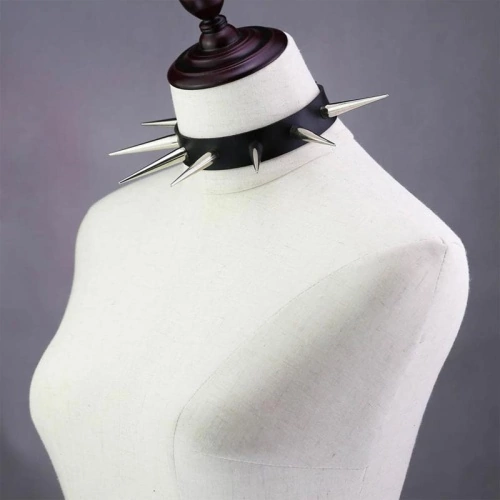 Шкіряний чокер з дуже довгими шипами