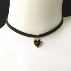 Замшевый чокер с подвеской кулоном Сердце Love