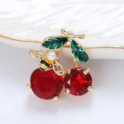Брошка Вишня з бджілкою lan-3058