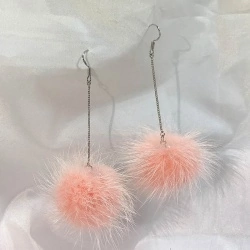 Серьги гвоздики Меховые шарики