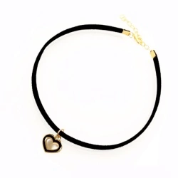 Замшевий чокер чорного кольору з кулоном Серце lan-305