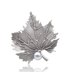 Брошь Лист з перлиною