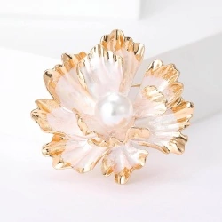 Брошка Квітка з перлиною