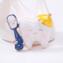 Брошь зуб та зубна щітка lan-2773