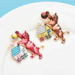 Брошка кіт і клубок