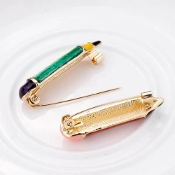 Брошь Карандаш