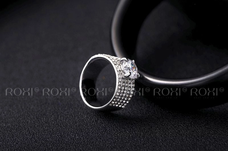 Кільце Roxi Legrand з каменем цирконію.