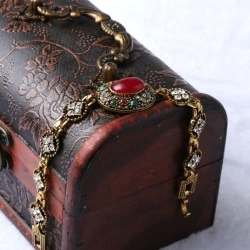 Браслет с камнями Валиде