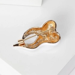 Брошь білий зуб lan-3083