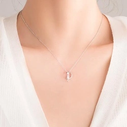 Цепочка с кулоном кошечка на месяце