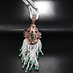 Колье Джахиде с зелеными кристаллами