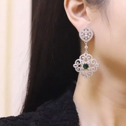 Вечерние серьги с камнями Ажурные