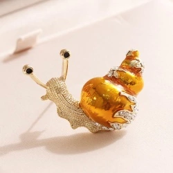 Брошка Равлик