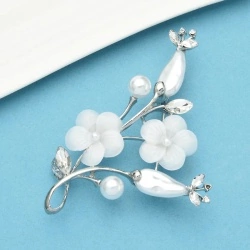 Брошь цветок Бутон