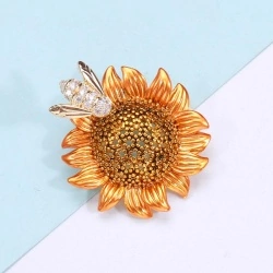 Брошь подсолнух с пчелкой