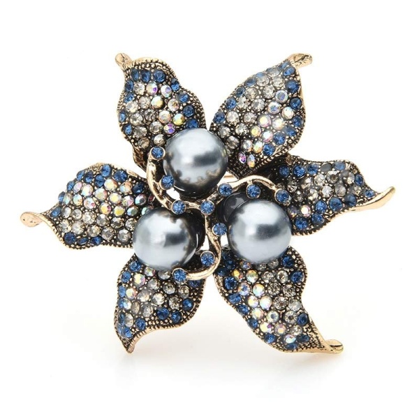 Брошь Цветок с бусинами