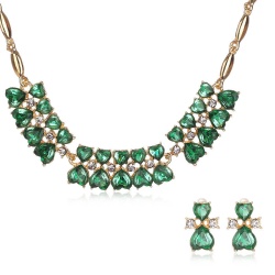 Набор украшений: колье и серьги Кармелитта