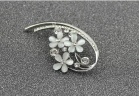 Брошь три цветка