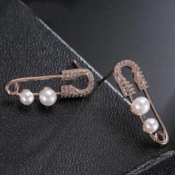 Золоті сережки з фіанітами.