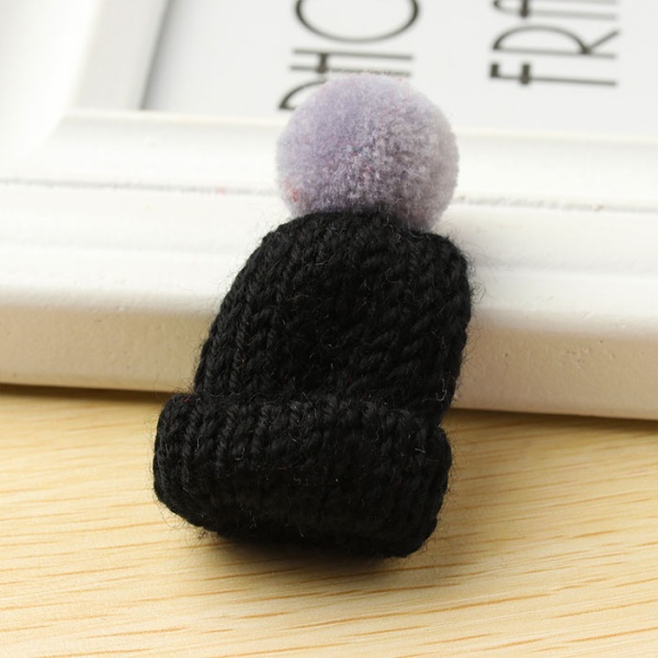 Брошь В'язана шапка з помпоном