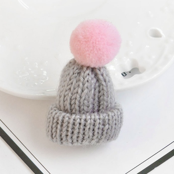 Брошь В'язана шапка з помпоном