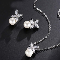 Набор украшений с жемчугом Нежность: кулон и серьги