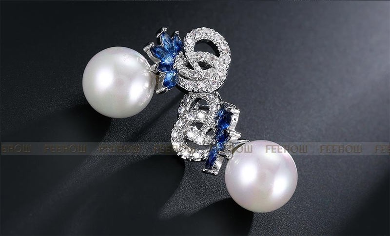 Сережки гвоздики з перлами Мерлі