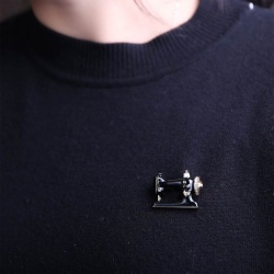Брошь Швейная машина lan-2907