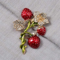 Брошка гроно полуниці
