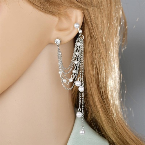 Кафф с цепочками и бусинами