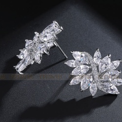 Золоті сережки з фіанітами.