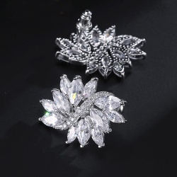 Золоті сережки з фіанітами.