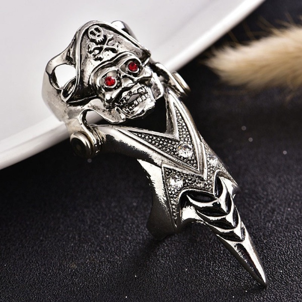 Кольцо на весь палец Пират