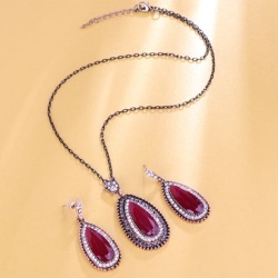 Набір прикрас. Чудовий вік.