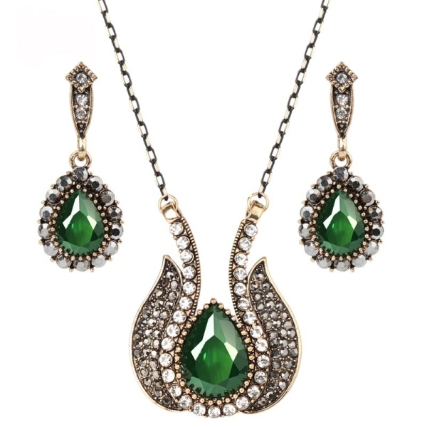 Набор украшений Великолепный век Эдже: кулон и серьги