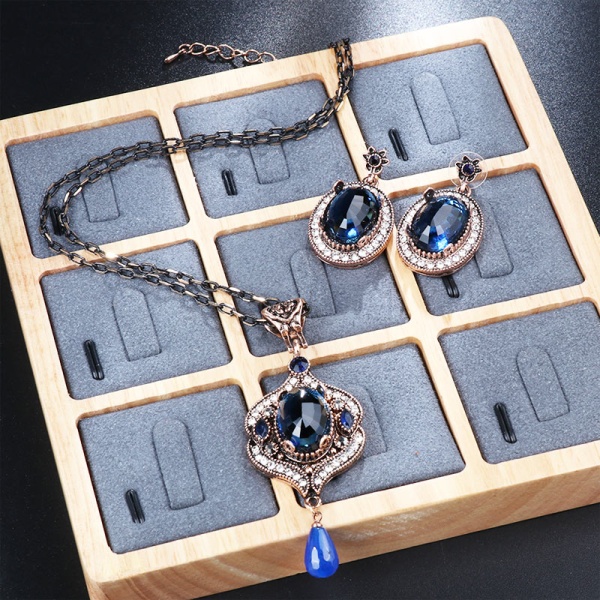 Набір прикрас Сенай: кулон і сережки