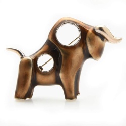 Брошка сильна Бик