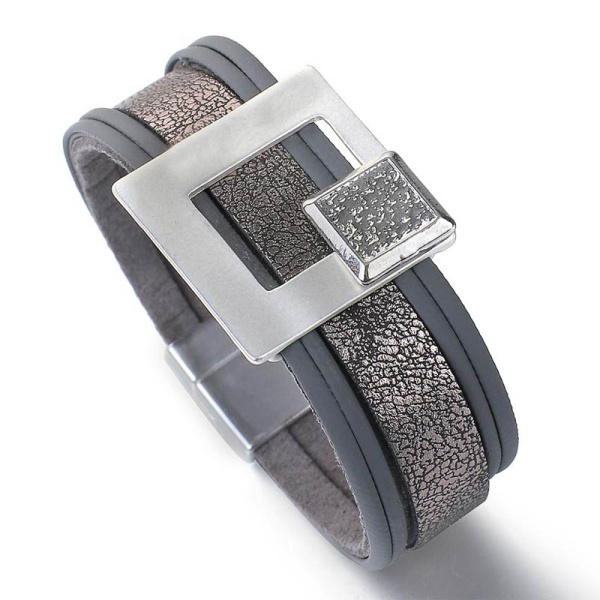 Жіночий шкіряний браслет квадратний Шарм