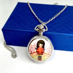 Часы кулон на цепочке Девочка